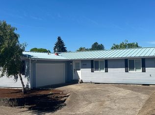 2870 SE Collins Pl, Corvallis, OR 97333