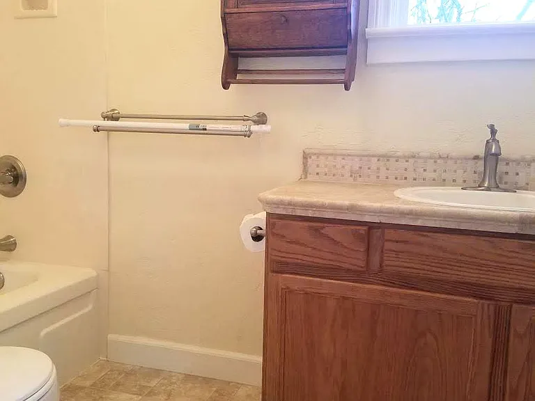 391 Beach St — Photo 16