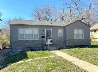 6024 Tracy Ave, Kansas City, MO 64110