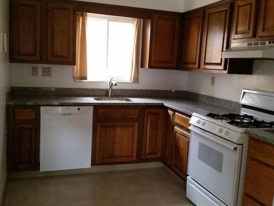 2nd image of 6552 Rosemoor St