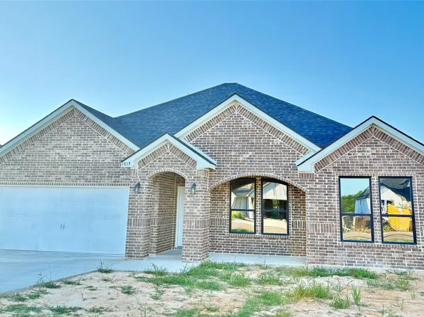 1015 Springview Ln, Mabank, TX 75147