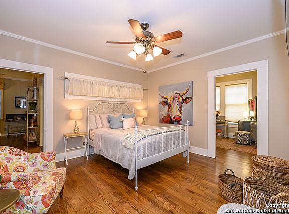 5th image of 1019 W Agarita Ave