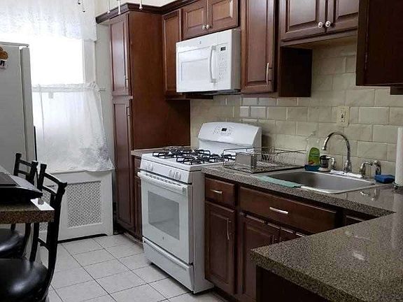 5th image of 10518 90th St