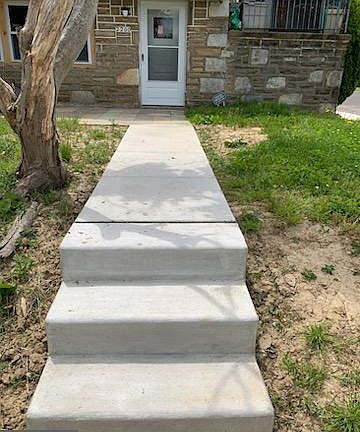 2nd image of 2200 Benson St