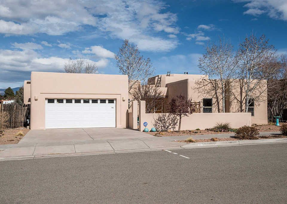 1st image of 716 Calle Beatrice
