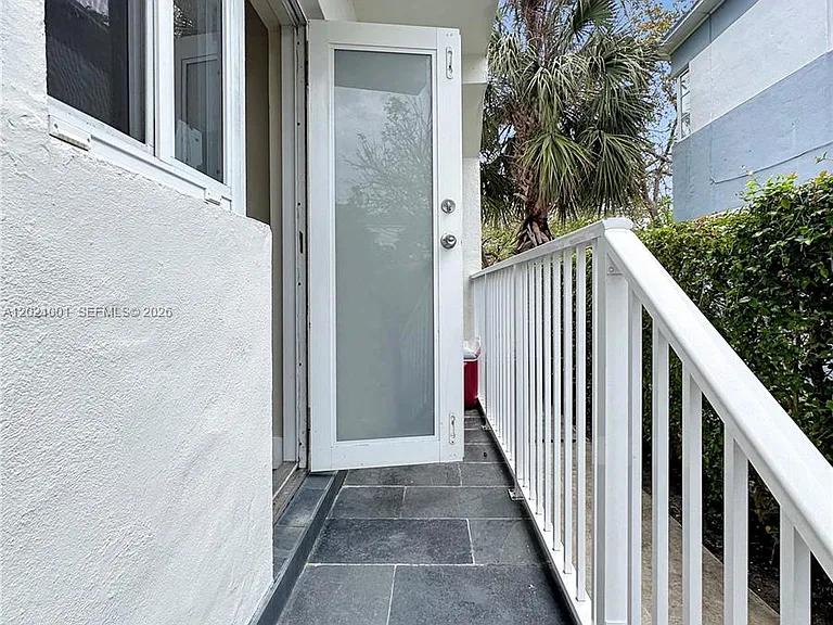 965 Bay Dr #2 — Photo 21