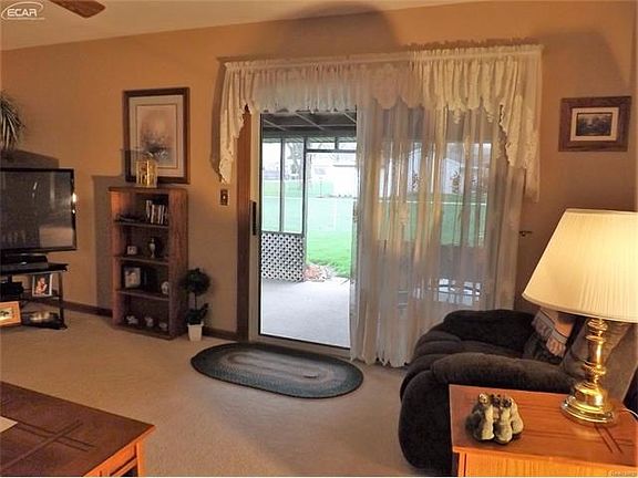 5th image of 9165 Norbury Dr
