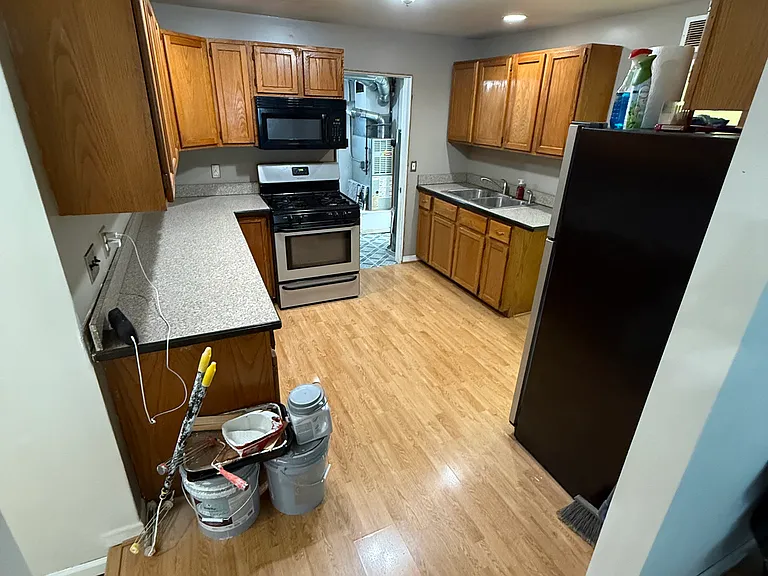 2680 Mott Ave — Photo 12