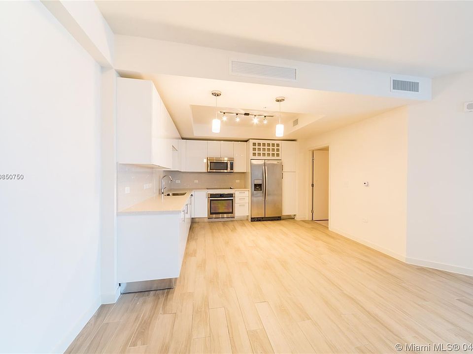 1st image of 999 SW 1st Ave APT 2501