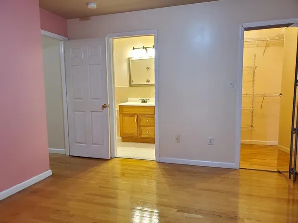 27 Jewett Avenue image 9 of 18