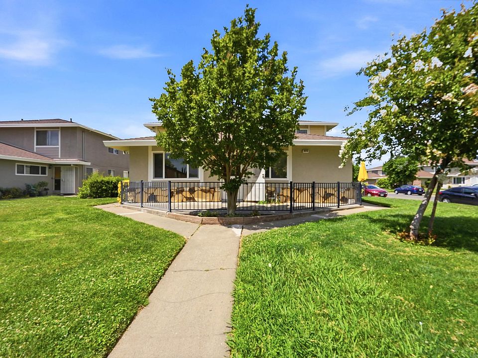1st image of 9079 Pinata Way APT 1