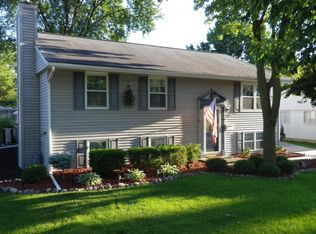 809 Oriole Dr, Streamwood, IL 60107
