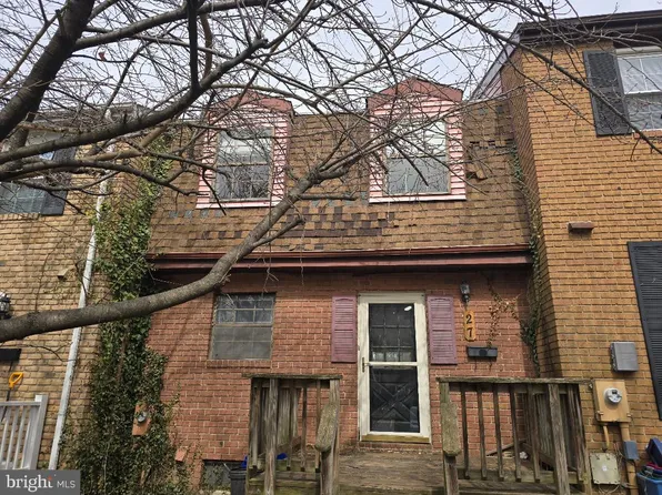 27 Cornbury Ct, Owings Mills, MD 21117