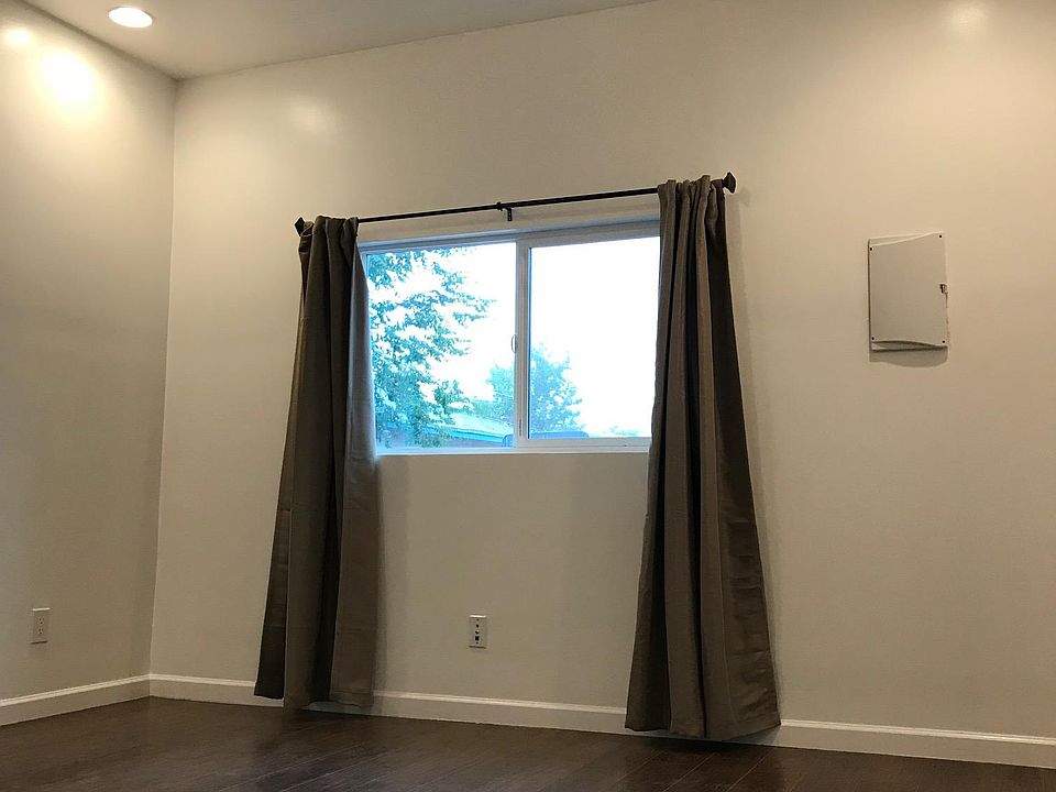 1st image of 207 Anita Dr #B