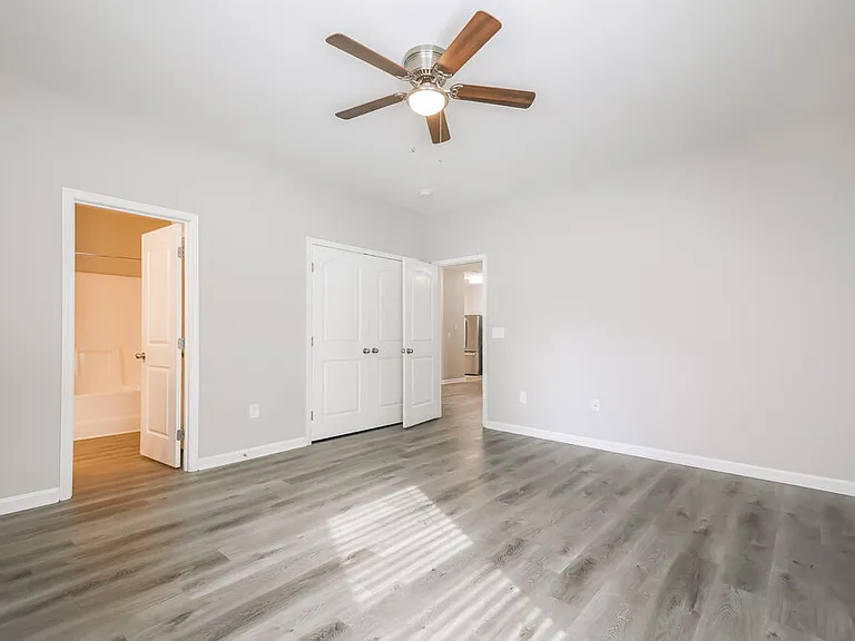 1308 Hosmer Ct — Photo 14