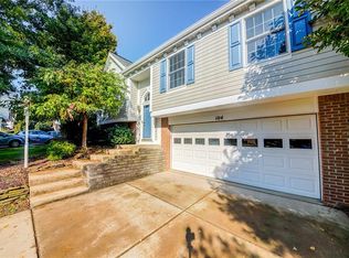 104 Saddlebrook Ln, Canonsburg, PA 15317