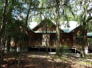 335 Canoochee Dr, Claxton, GA 30417