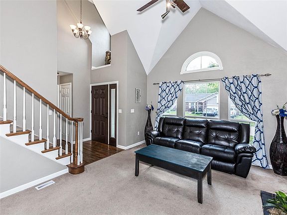 5th image of 8 Dunlap Cove Dr N