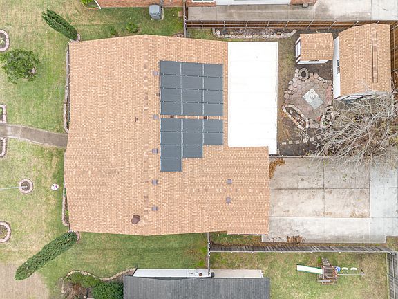 4th image of 8814 Linda Vista Dr