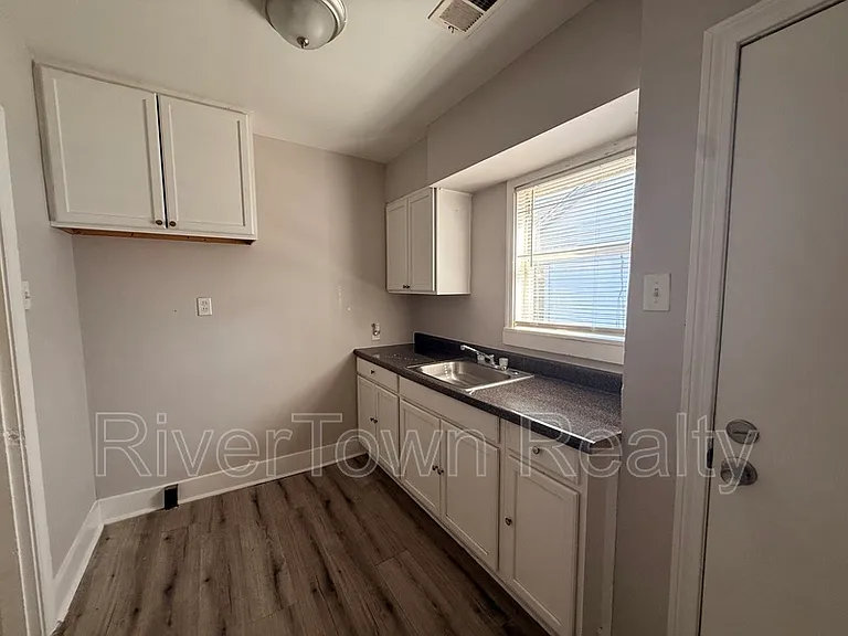 3757 Fairmont Ave — Photo 2