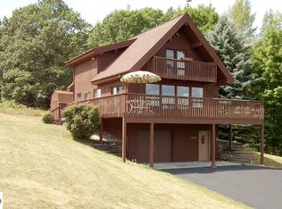 12103 Highland View Dr, Rapid City, MI 49676