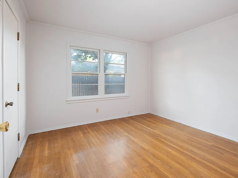 2050 Bowie St — Photo 17