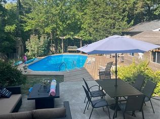 5119 Cherryhill Cres, Burlington, ON L7L 4B8