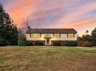 27 Elizabeth St, Shelton, CT 06484