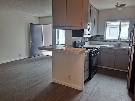 2nd image of 4621 32nd St APT 6