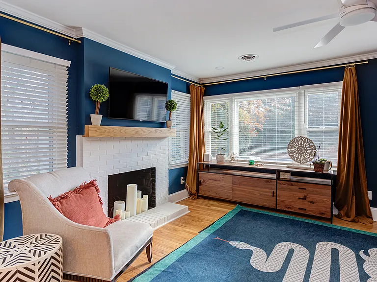 2606 Wade Ave — Photo 8