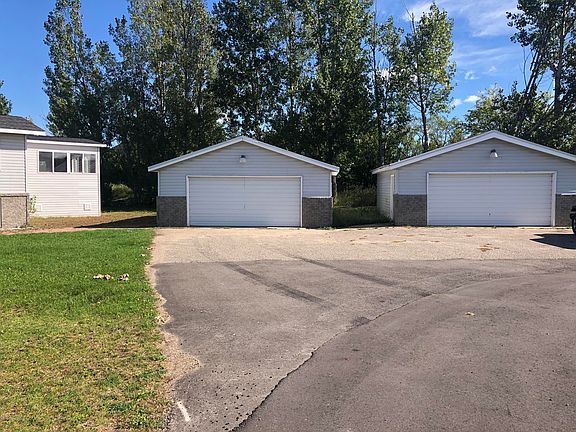 3rd image of 298 Long Lake Ln