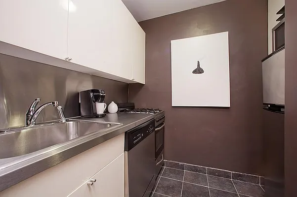 Sold by Corcoran | media 20