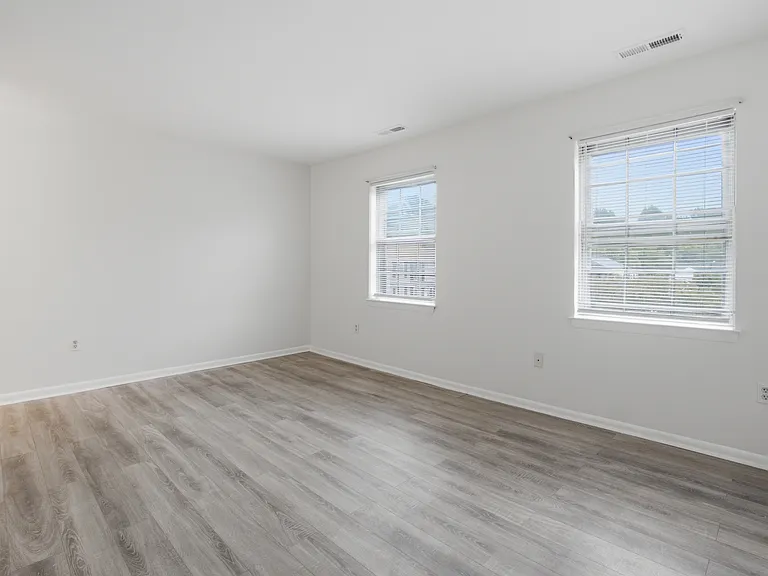 398 Harry S Truman Dr — Photo 17