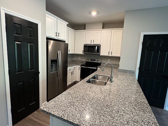 2nd image of 154 Silver Fern Dr