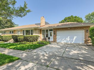 312 Peterson Ave, Park Ridge, IL 60068