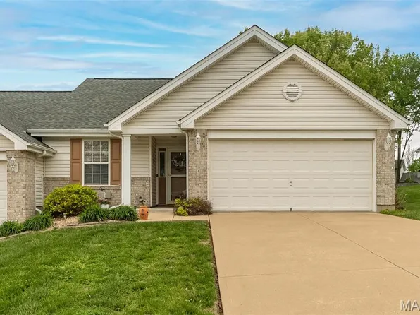 4 Quiet Meadow Court St, Peters, MO 63376