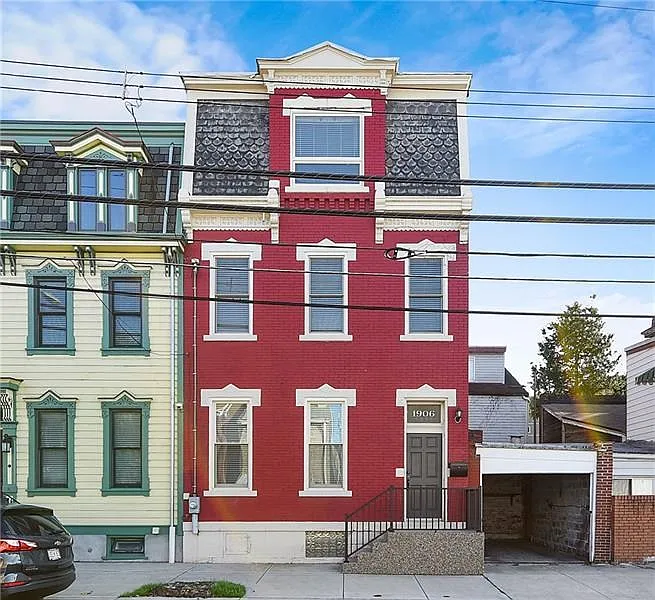 1906 Jane St photo 1