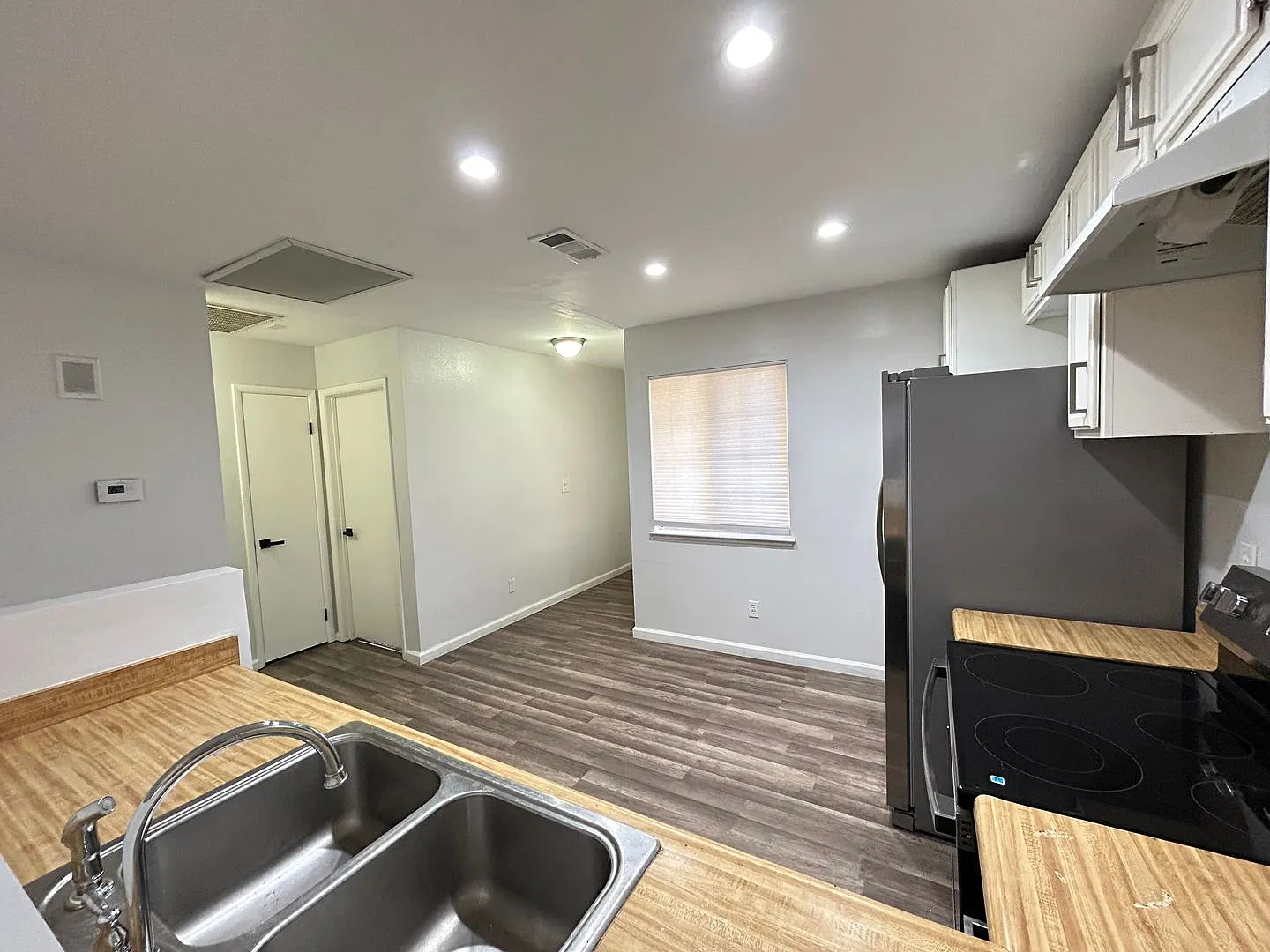 Single Story Home No HOA! — Photo 4