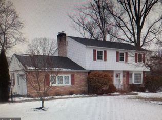 120 Meadowood Dr, Lansdale, PA 19446