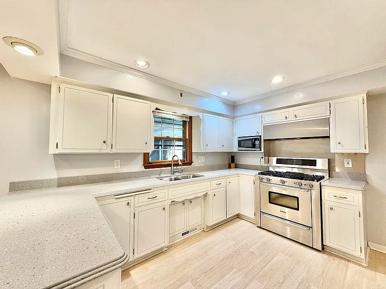 5521 East Dr — Photo 9