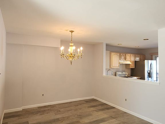 4th image of 27 Spruce Ln #B