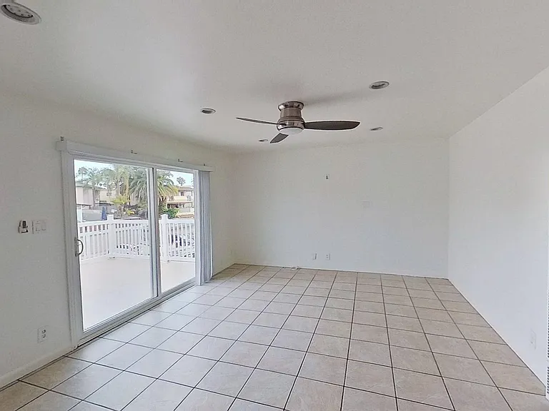 136 W Canada - Multi-unit — Photo 6