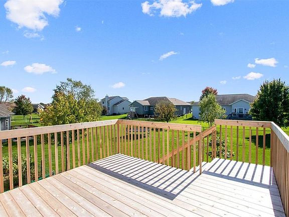 3rd image of 870 Fox Valley Dr