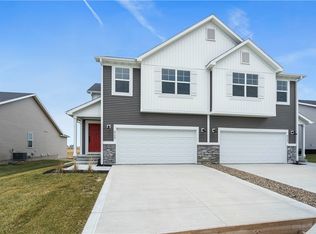 4720 172nd St, Urbandale, IA 50323