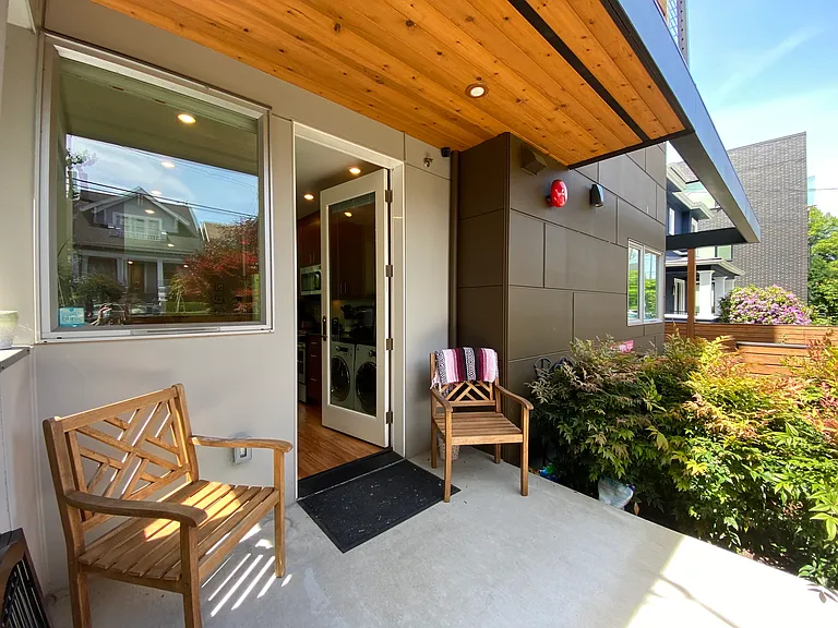 2351 Franklin Ave E #101 — Photo 10