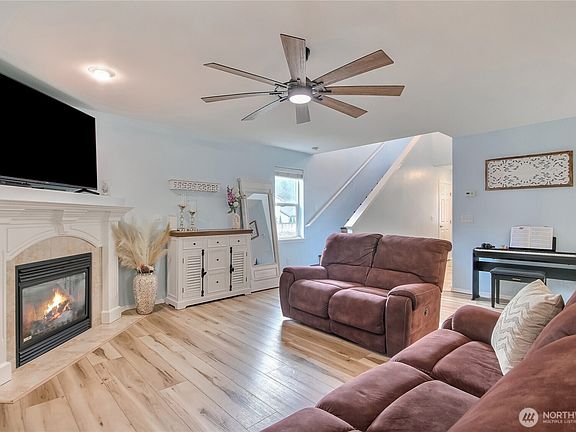 4th image of 20519 85th Avenue Ct E