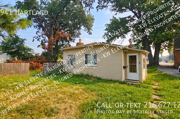 23941 Hartland Dr — Photo 1