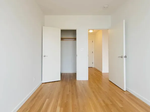 261 Eckford Street image 6 of 13