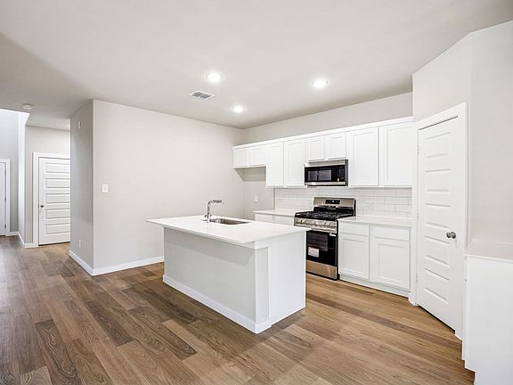 4th image of 2800 Parkside Trl
