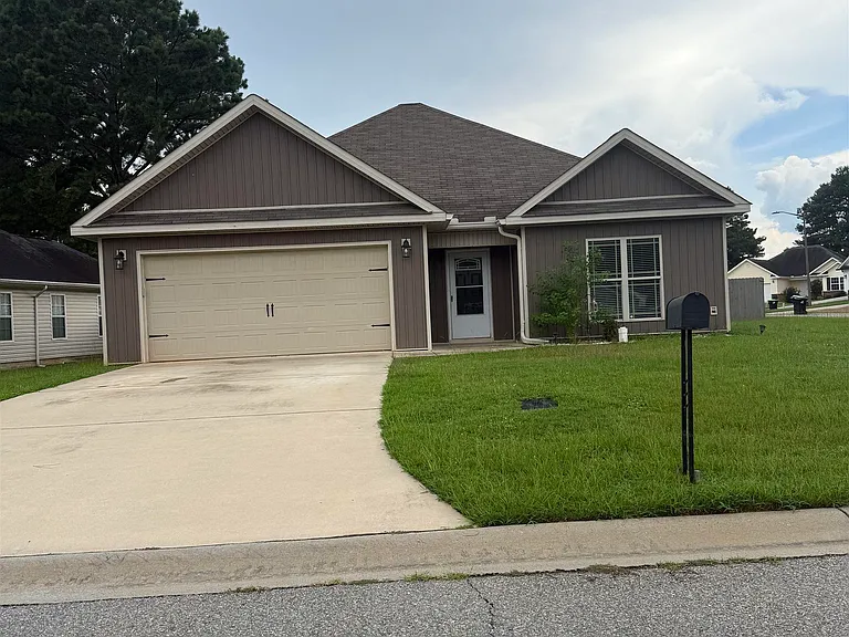 100 Weston Cv — Photo 2